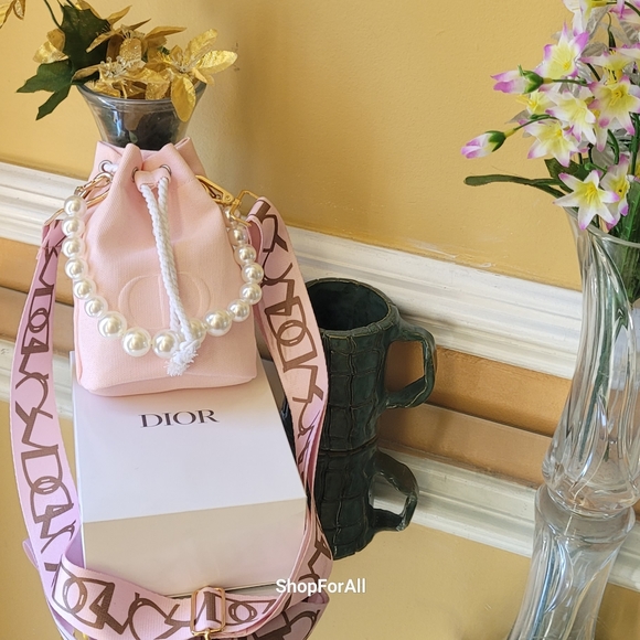 Dior - Picture 10 of 16